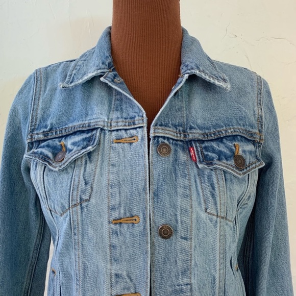 LAST DAY Levi’s Denim Jacket - Picture 2 of 5